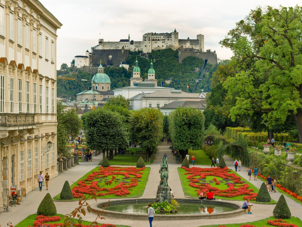 Bild: Mirabellgarten mit Blick auf die Festung