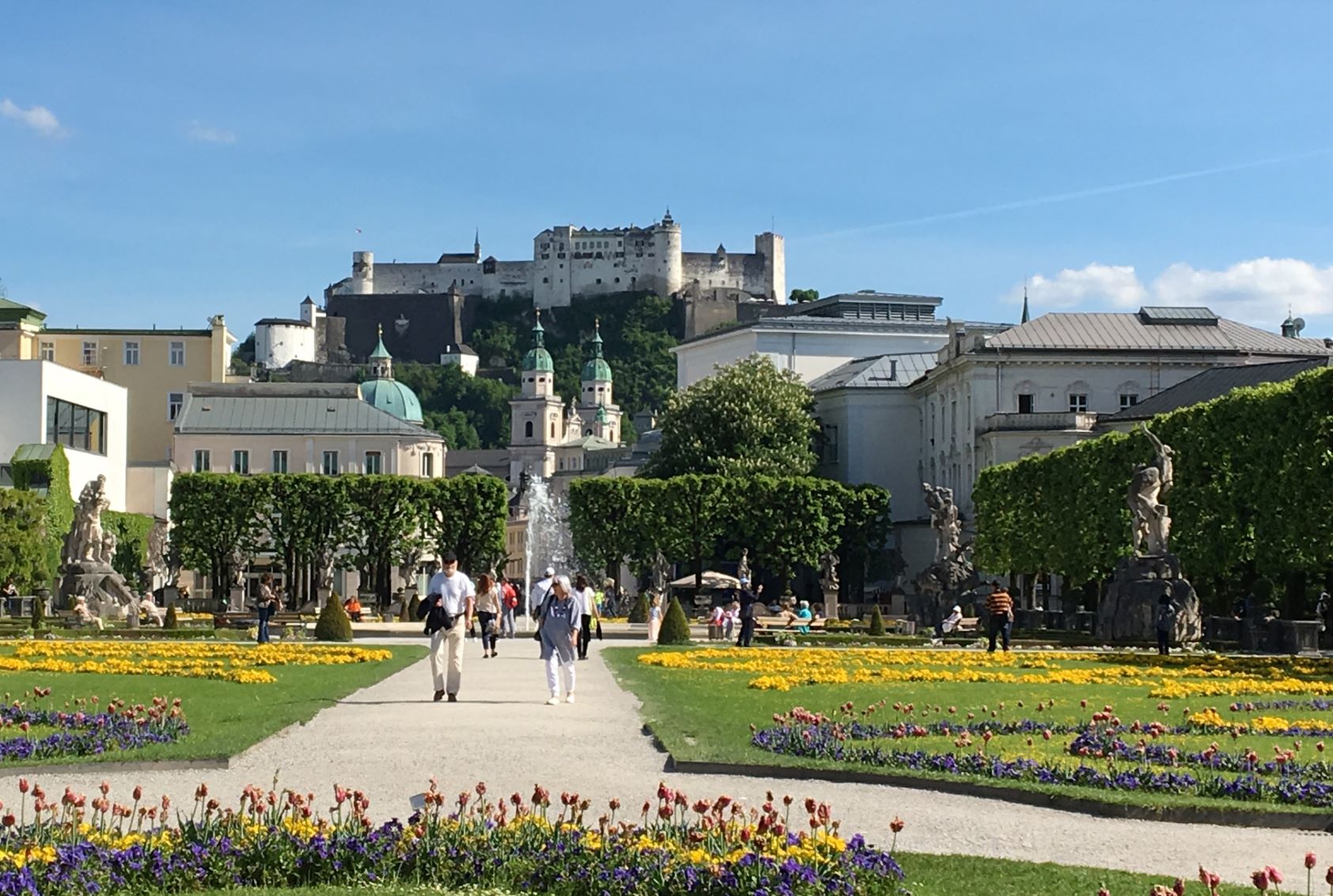 Festung-mit-Mirabell-2-beschnitten-klein