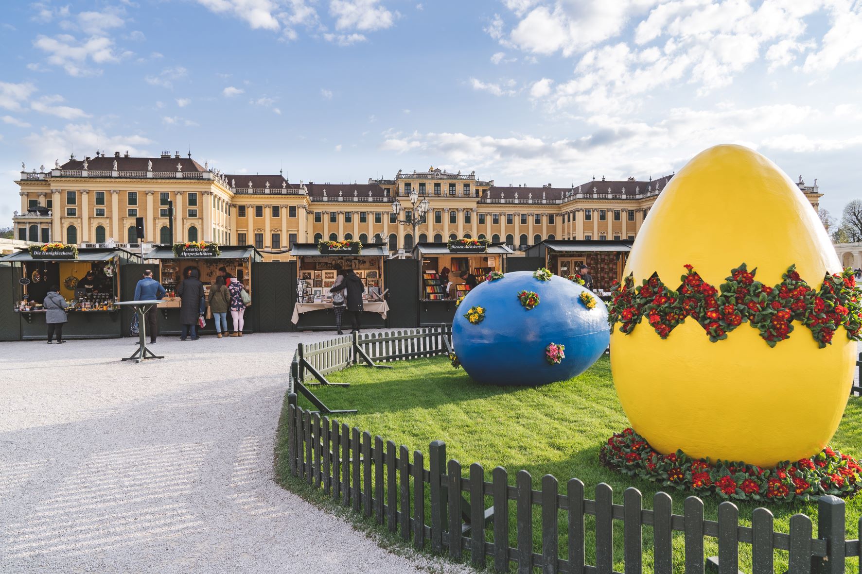 Ostermarkt-Schloss-Schoenbrunn-WienTourismusJonas-Thiller-klein