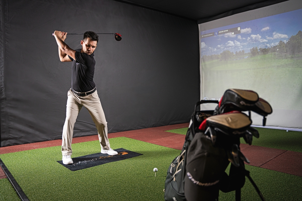 Bild: Spiel am Indoor TrackMan Golsimulator