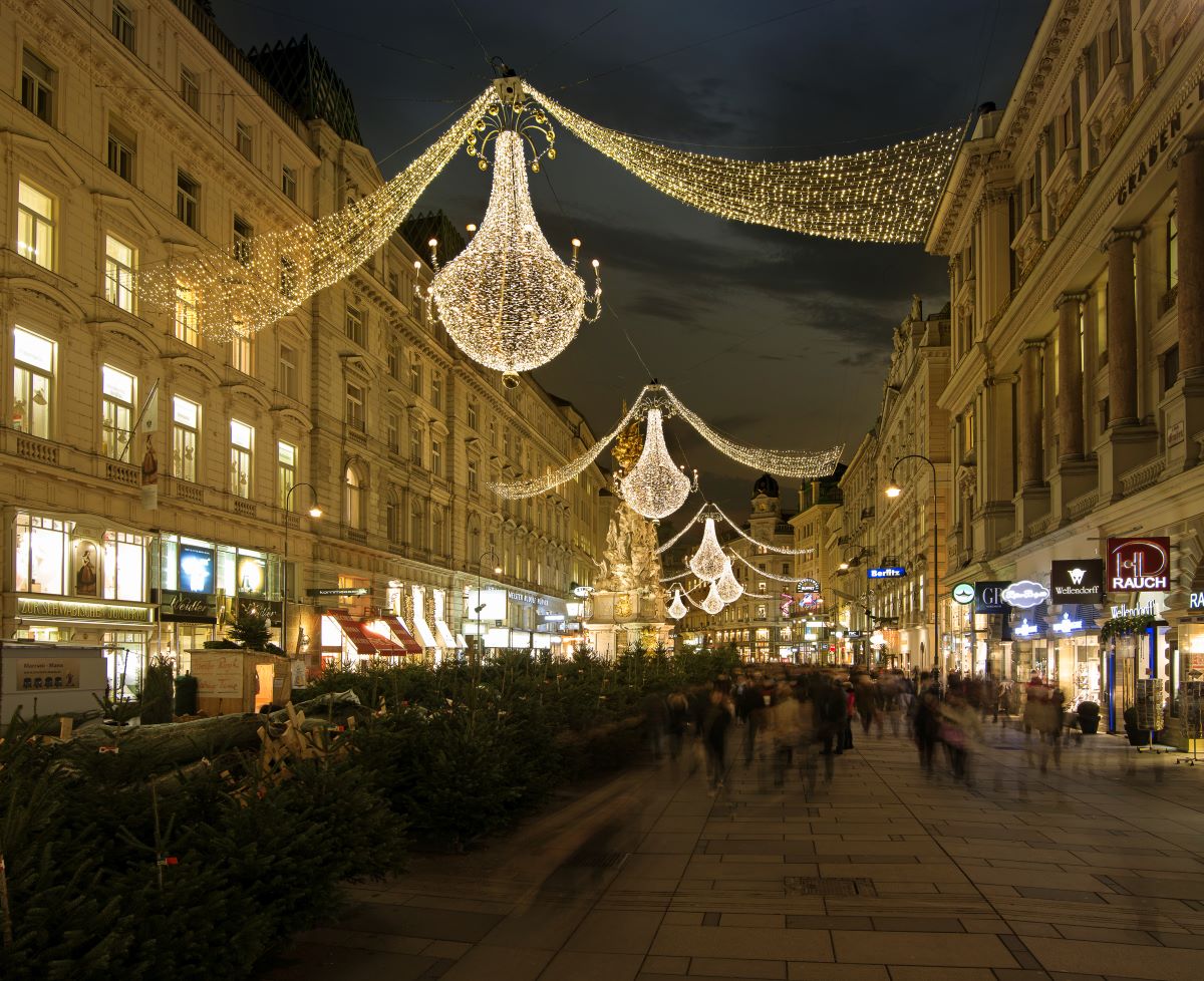 Weihnachtsbeleuchtung, Am Graben WienTourismus Christian Stemper web Bild: Weihnachtsbeleuchtung am Wiener Graben